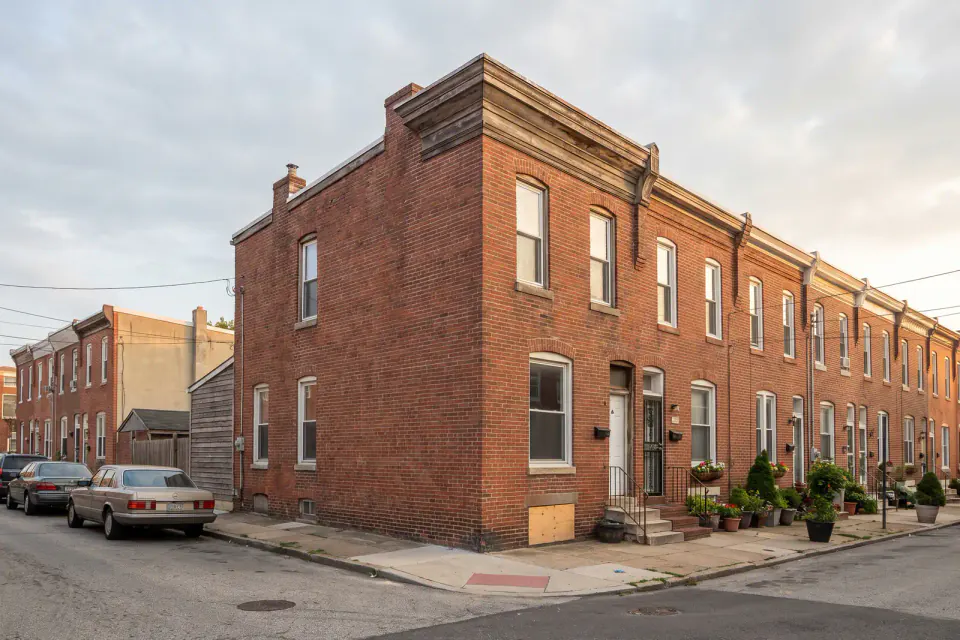 Philadelphia rowhouse with an open L&I compliance case